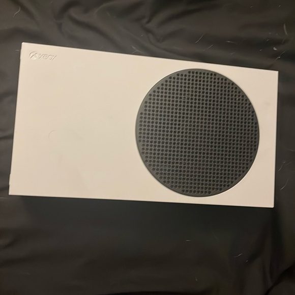 I am selling a Xbox series s